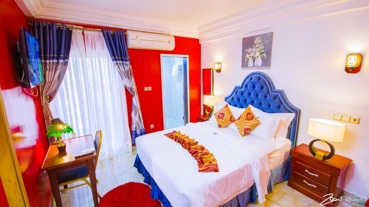 Marriot Metropolitan Hotel Дуала Екстериор снимка