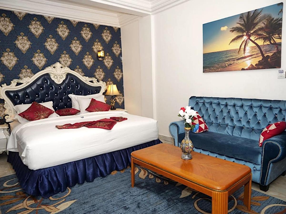 Marriot Metropolitan Hotel Дуала Екстериор снимка