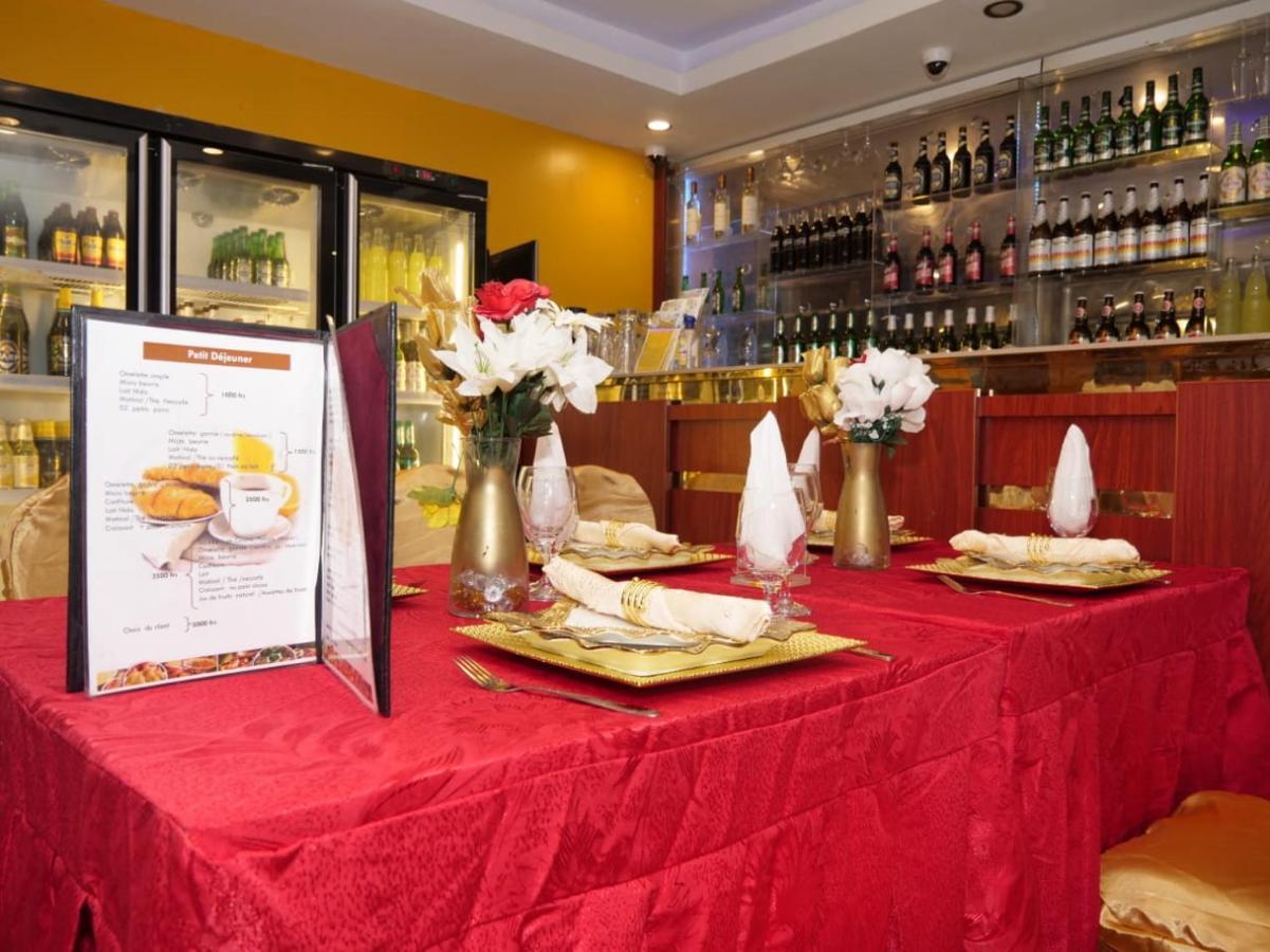 Marriot Metropolitan Hotel Дуала Екстериор снимка