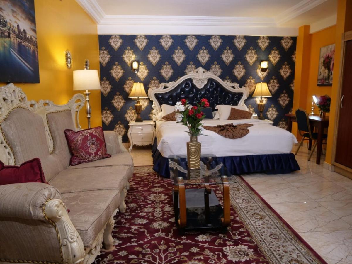 Marriot Metropolitan Hotel Дуала Екстериор снимка