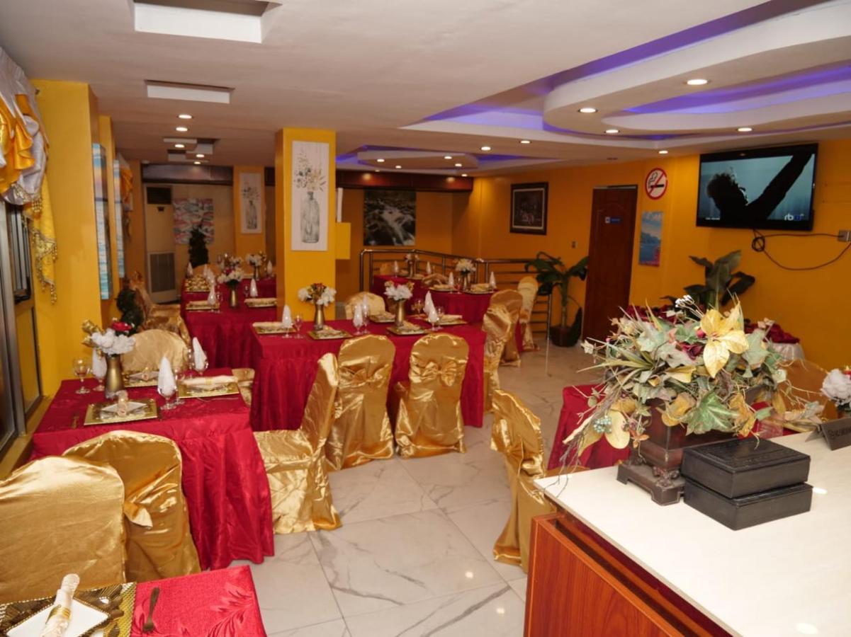Marriot Metropolitan Hotel Дуала Екстериор снимка