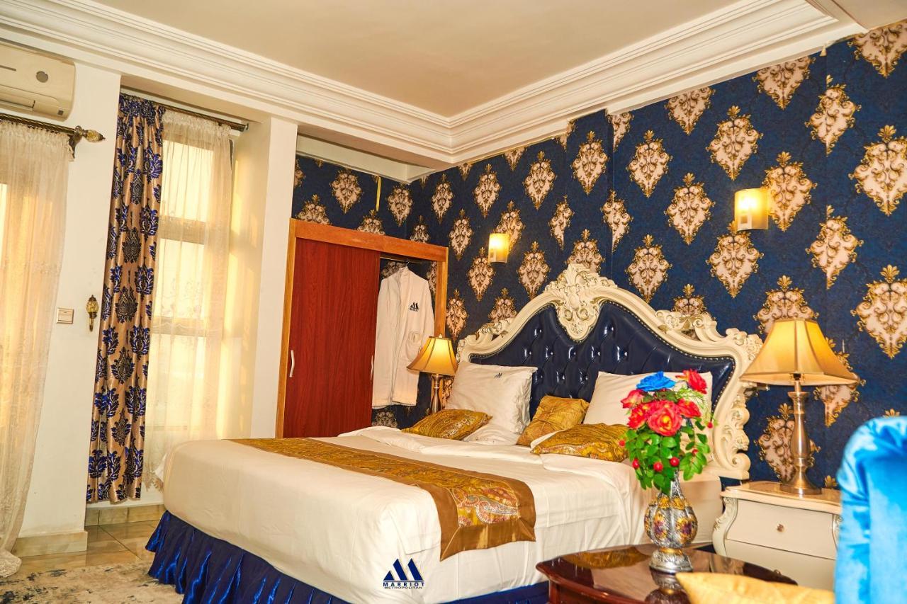 Marriot Metropolitan Hotel Дуала Екстериор снимка