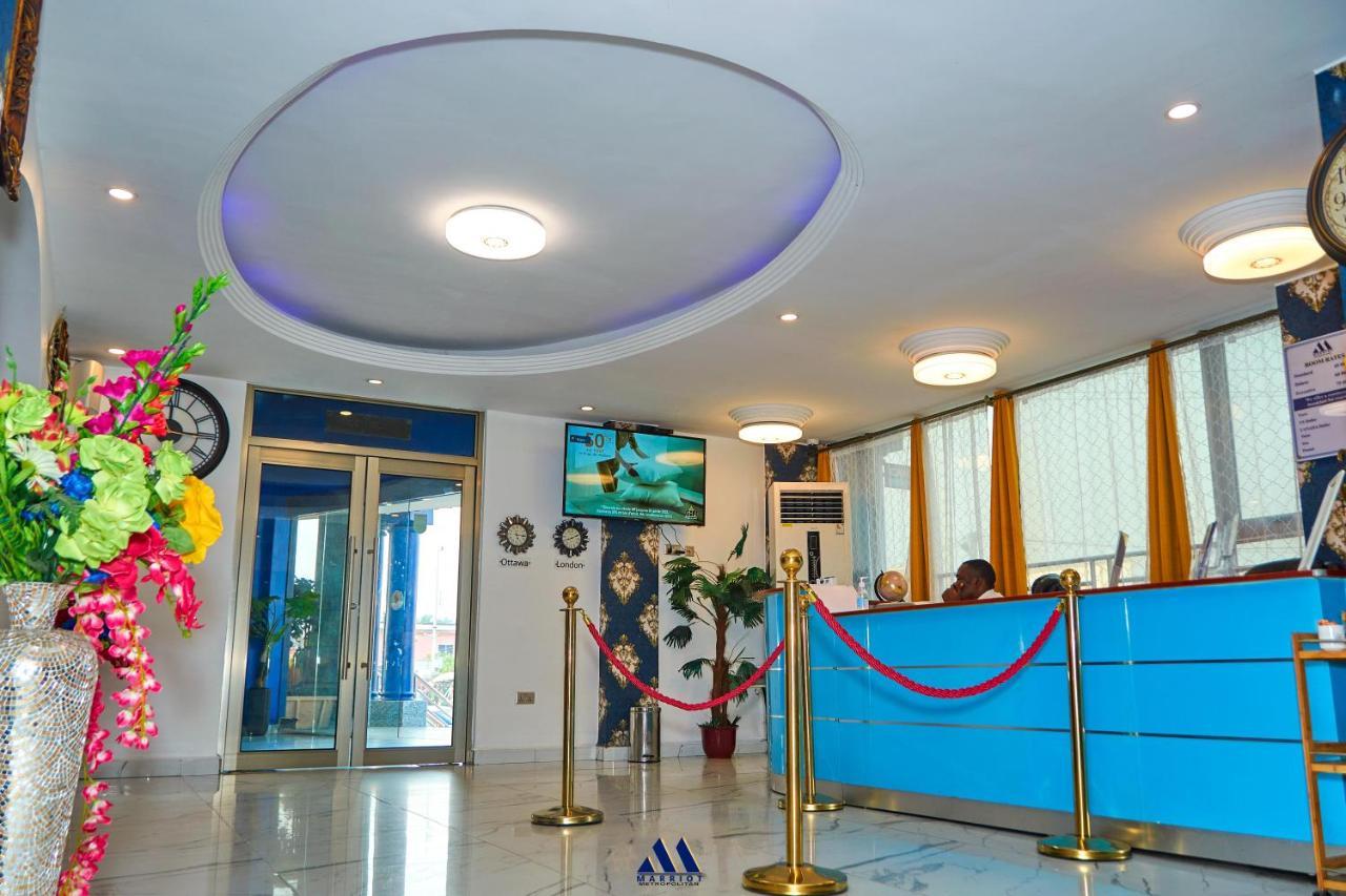 Marriot Metropolitan Hotel Дуала Екстериор снимка