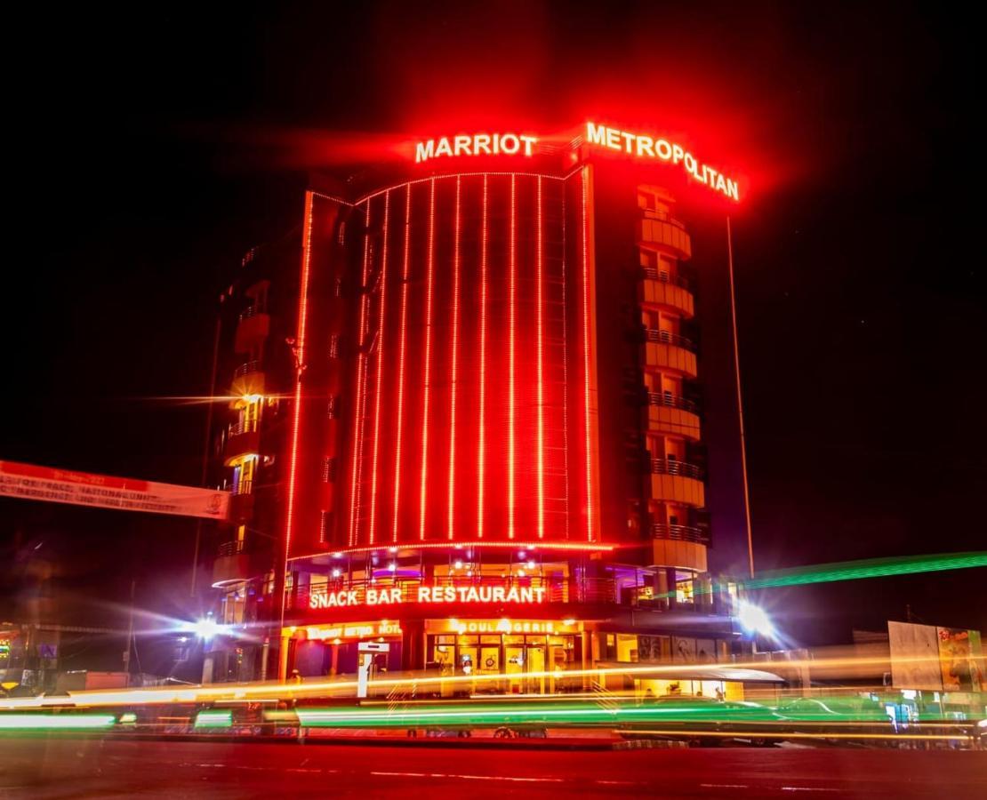 Marriot Metropolitan Hotel Дуала Екстериор снимка