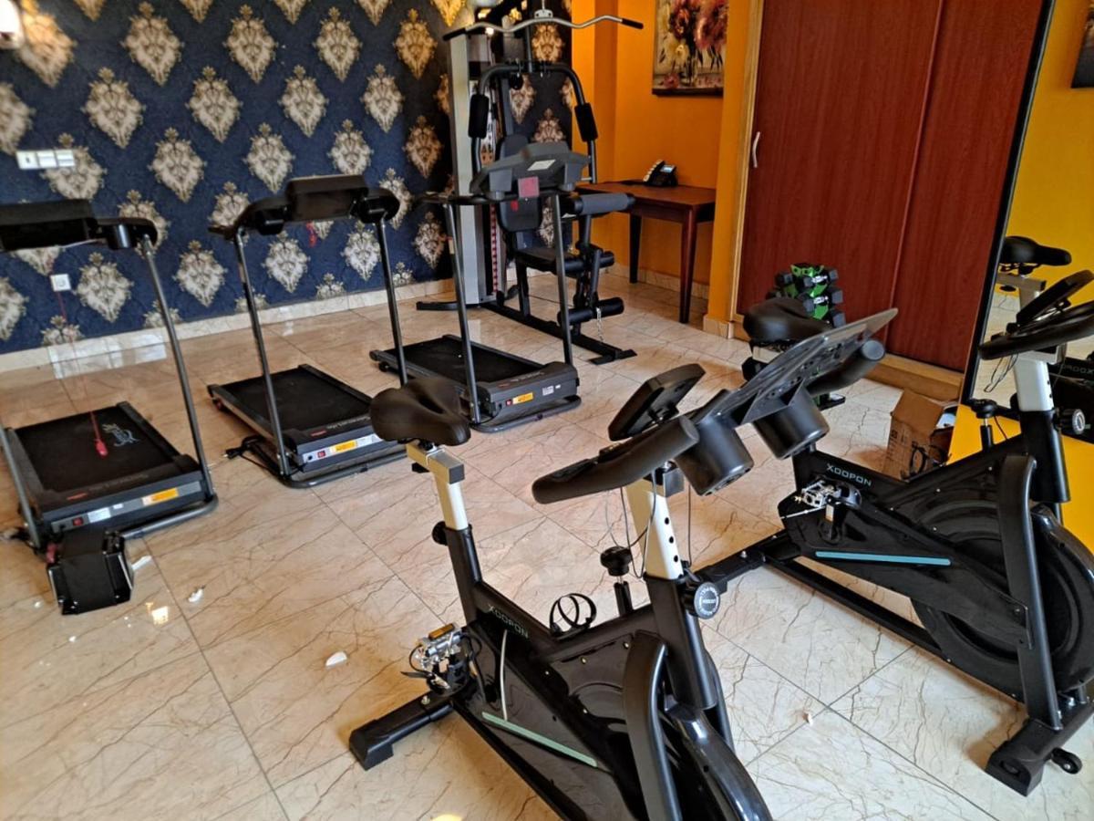 Marriot Metropolitan Hotel Дуала Екстериор снимка