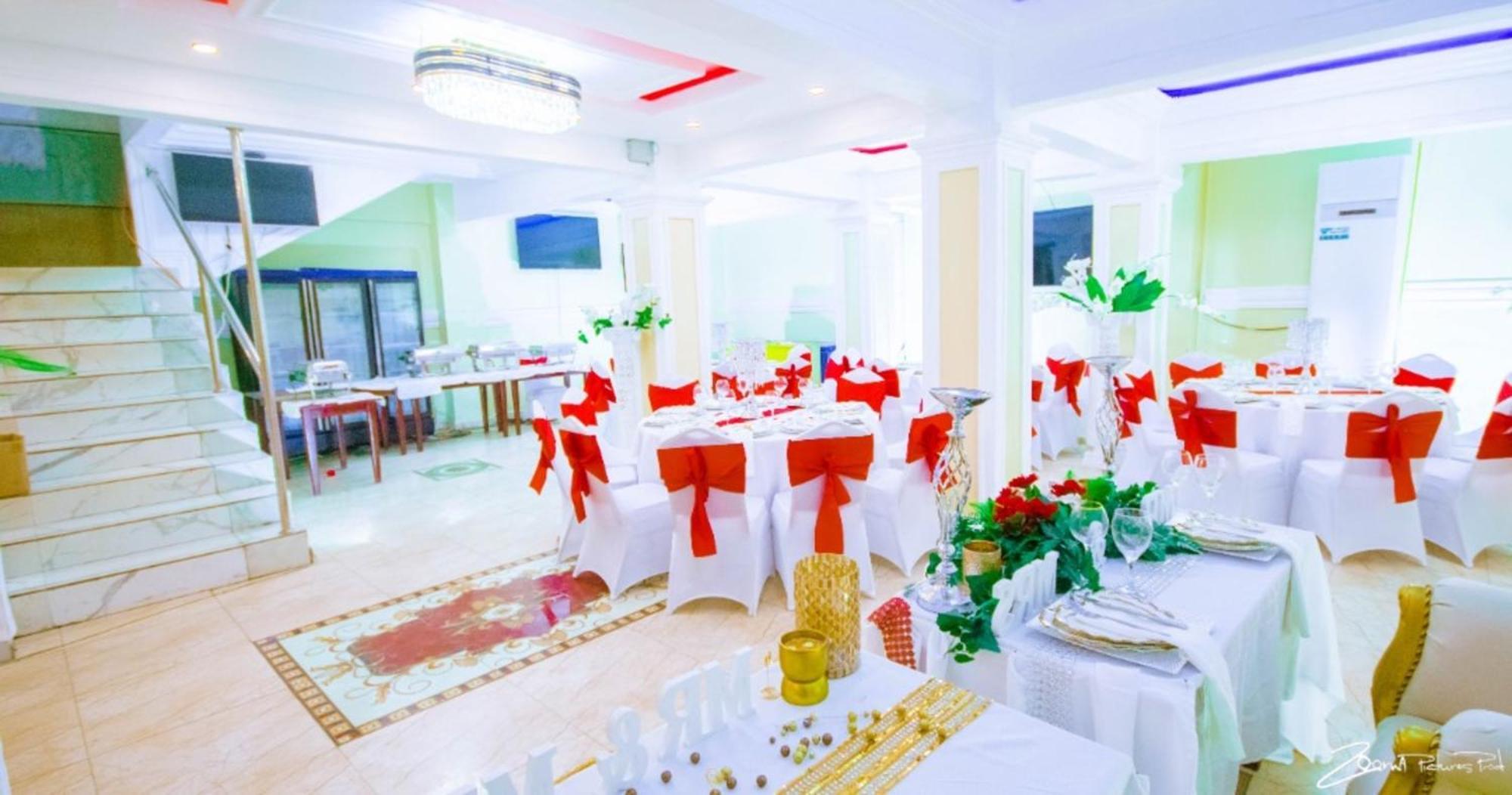 Marriot Metropolitan Hotel Дуала Екстериор снимка